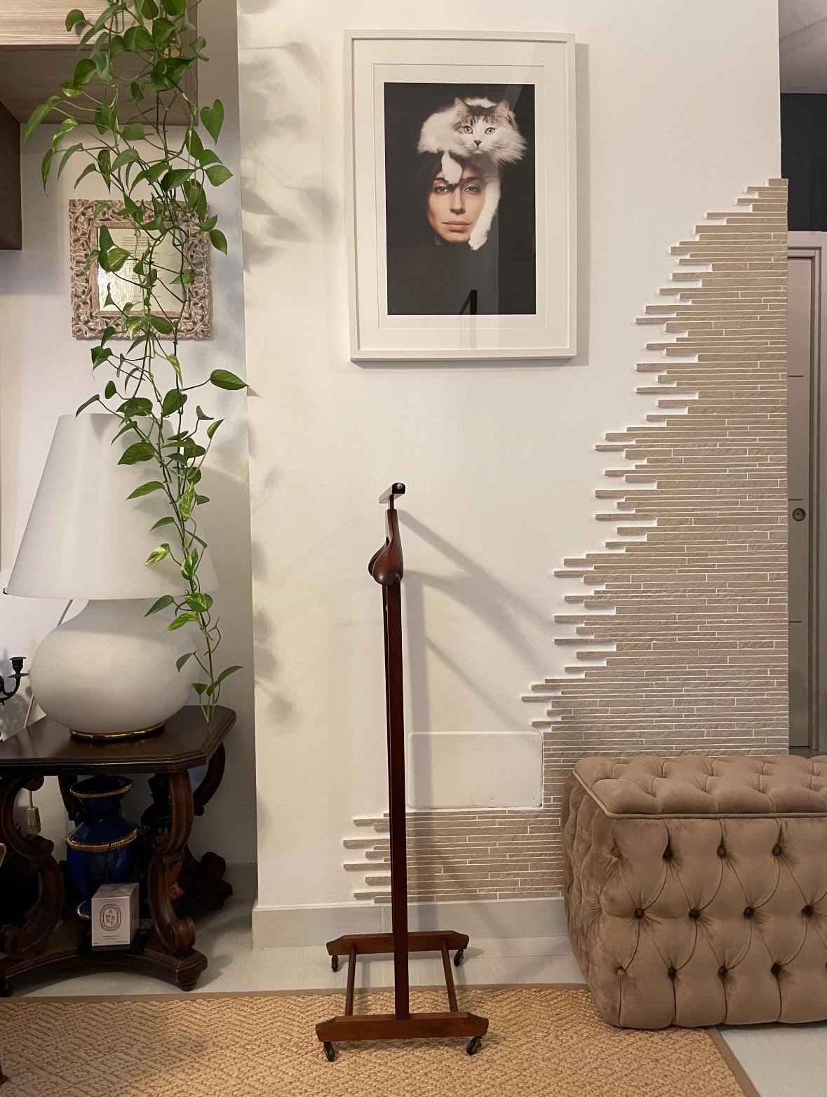 stand appendiabiti vintage in legno Fratelli Reguitti per abiti e accessori design italiano