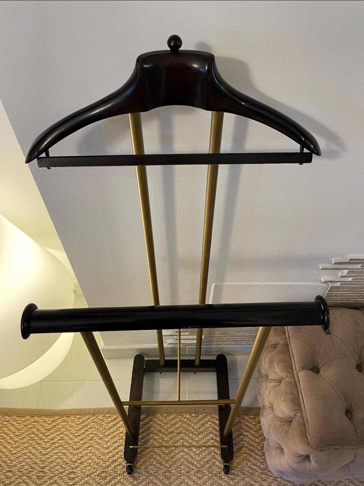 appendiabiti mid century in legno massello stile rustico vintage italiano per organizzazione abiti e accessori