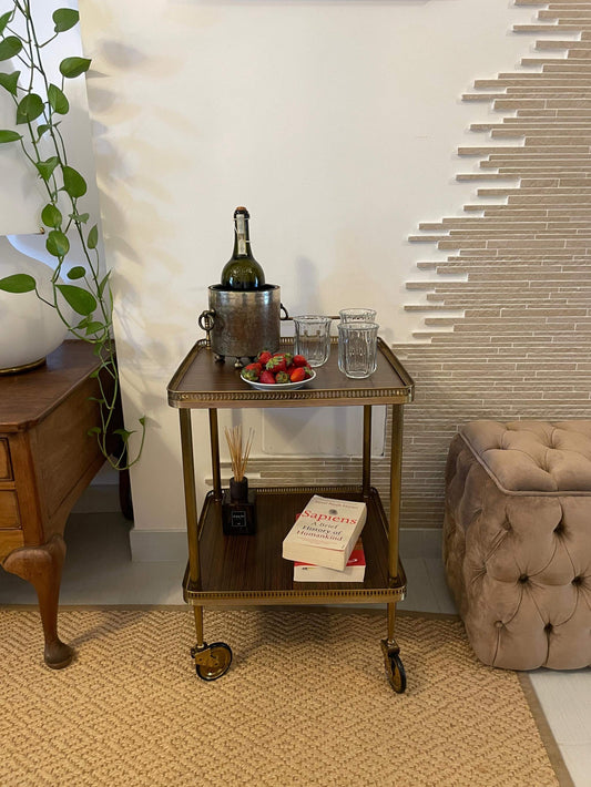 carrello vintage in ottone italiano anni 50 con ruote e pannelli vetro scomponibili stile Hollywood Regency