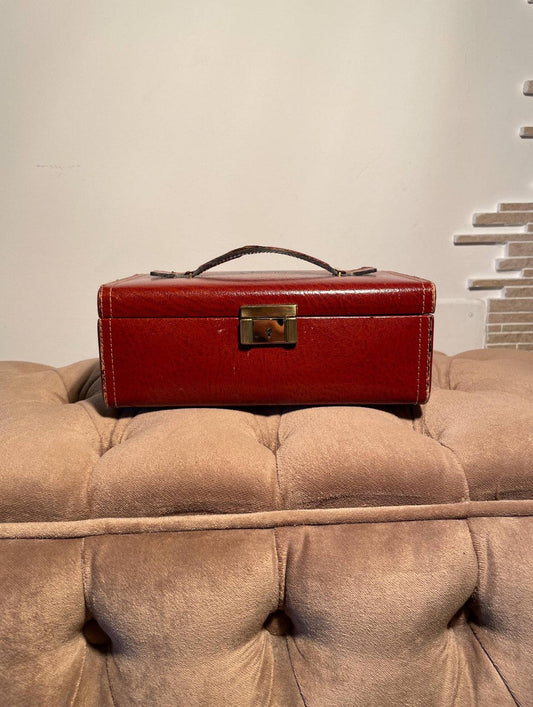 Grande porta gioielli in pelle vintage italiana colore rosso con manico e chiusura in metallo, design elegante e spazioso per organizzazione accessori di lusso