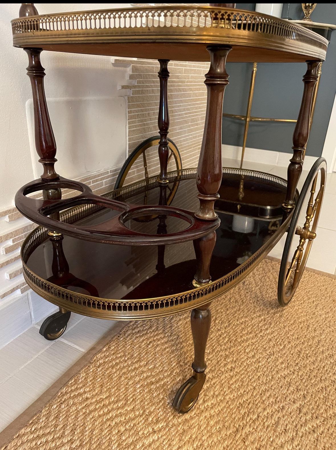 carrello bar vintage italiano in ottone con ruote, design Hollywood Regency anni '50, pannelli in vetro scomponibili, stile mid century elegante