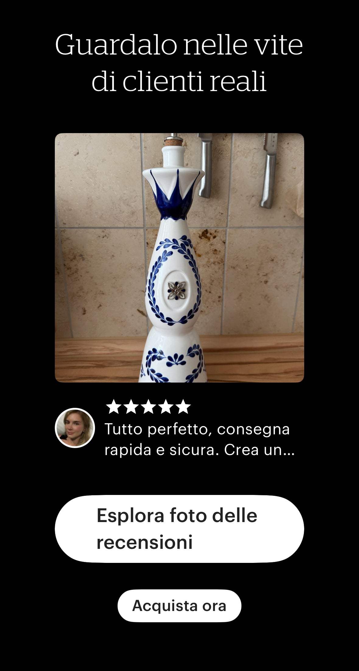 Bottiglia Clase Azul Reposado ceramica dipinta a mano decorativa e collezionabile con motivi floreali blu e bianco