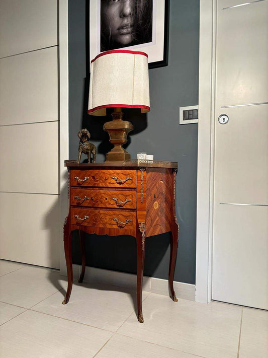 tavolino da notte vintage stile francese Luigi XIV con intagli barocchi e finitura antica, tavolo decorativo per camera o ingresso