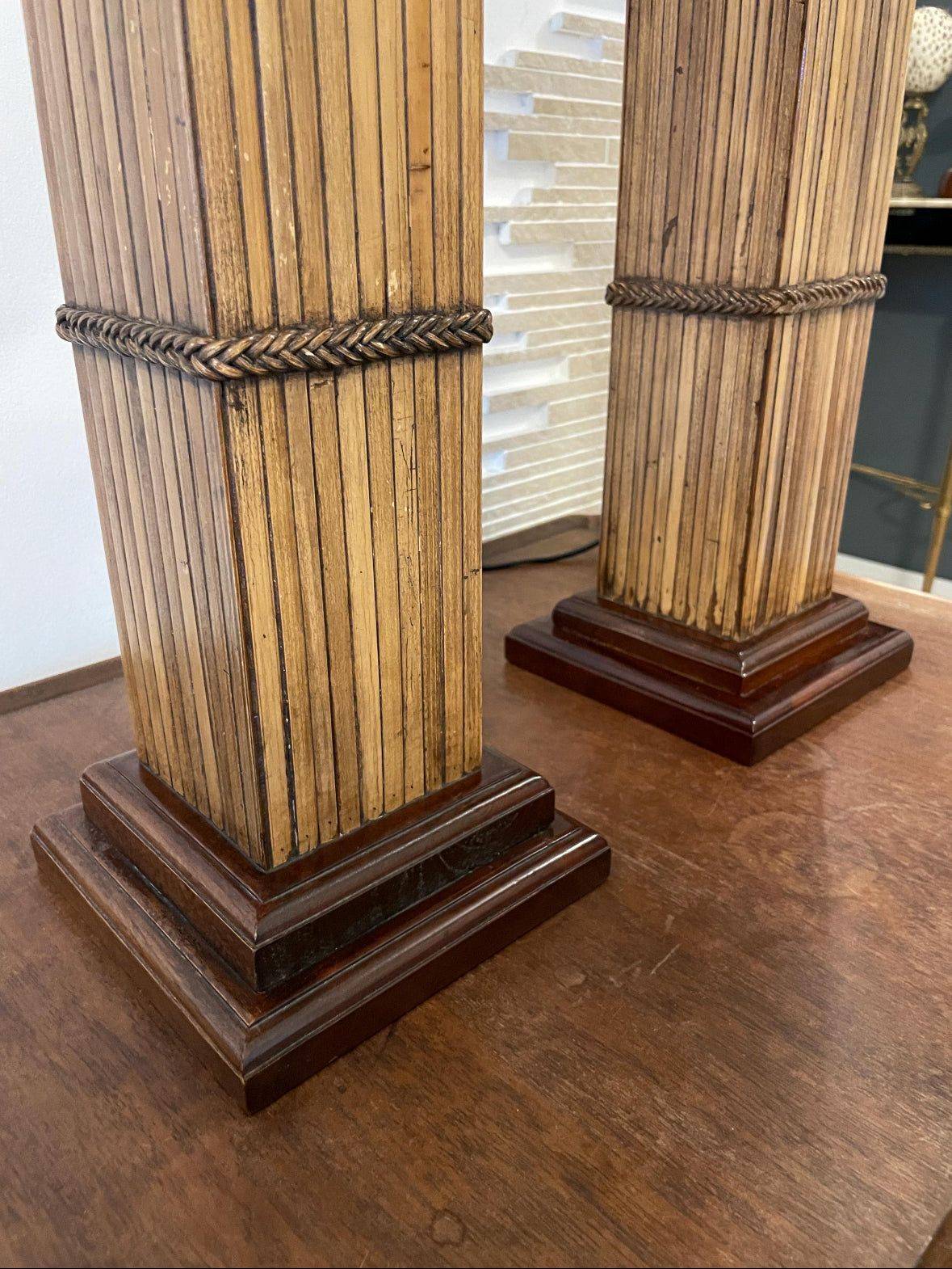 base di lampade da tavolo vintage italiane in legno massello con finitura naturale e design minimalista