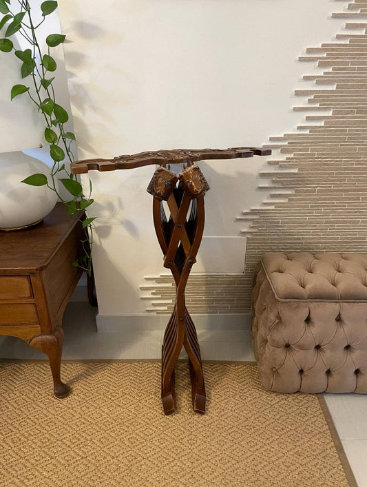 Sedia pieghevole Savonarola in legno intagliato vintage stile Rinascimentale con braccioli a testa di leone, design antico e artigianale per arredo casa