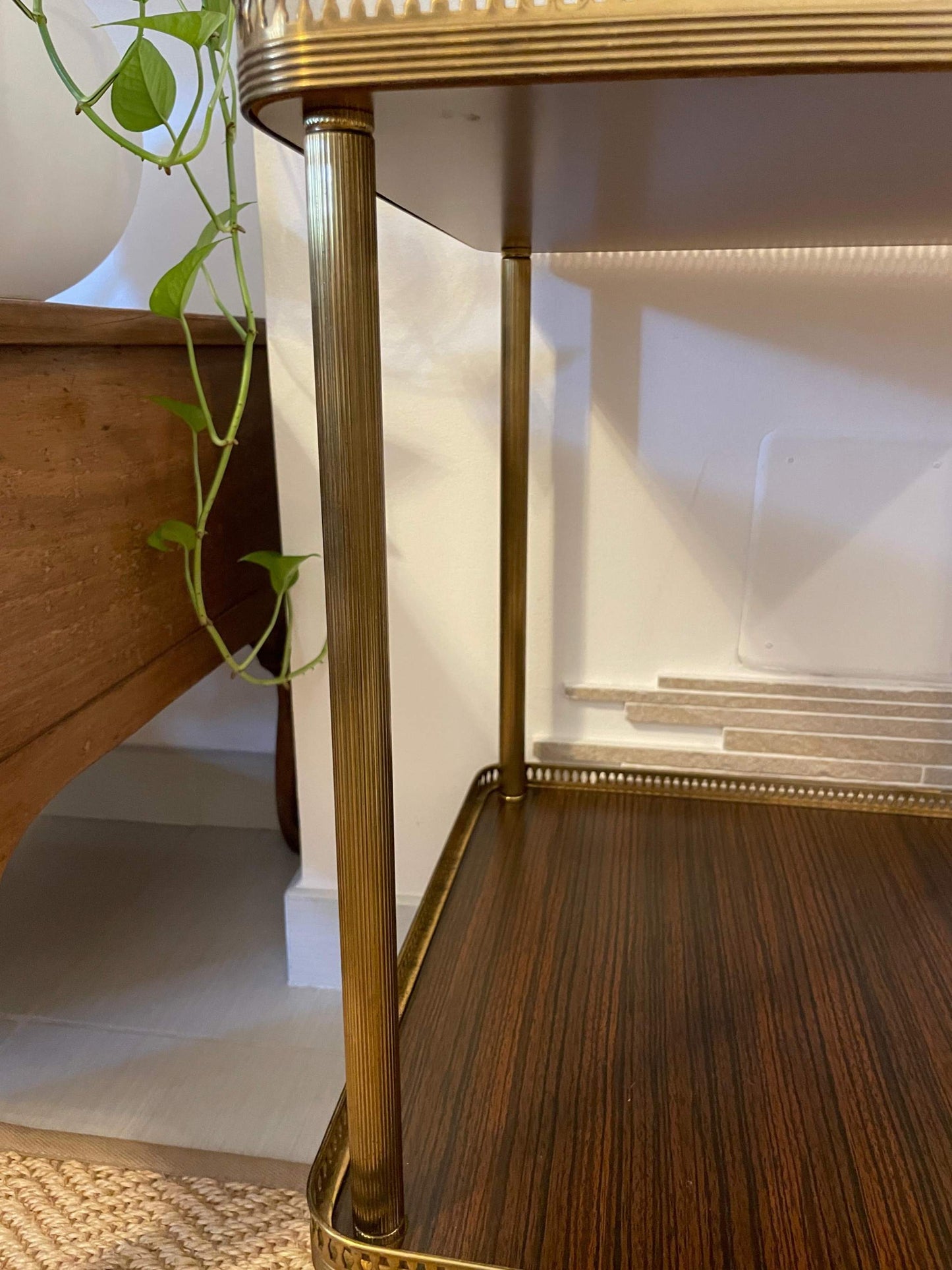 carrello vintage in ottone italiano con ripiani in legno stile Hollywood Regency anni 50 trolley bar elegante mid century