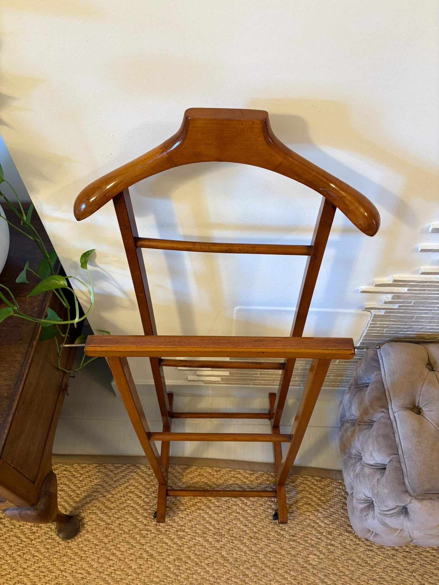 appendiabiti rustico in legno vintage stile mid century italiano