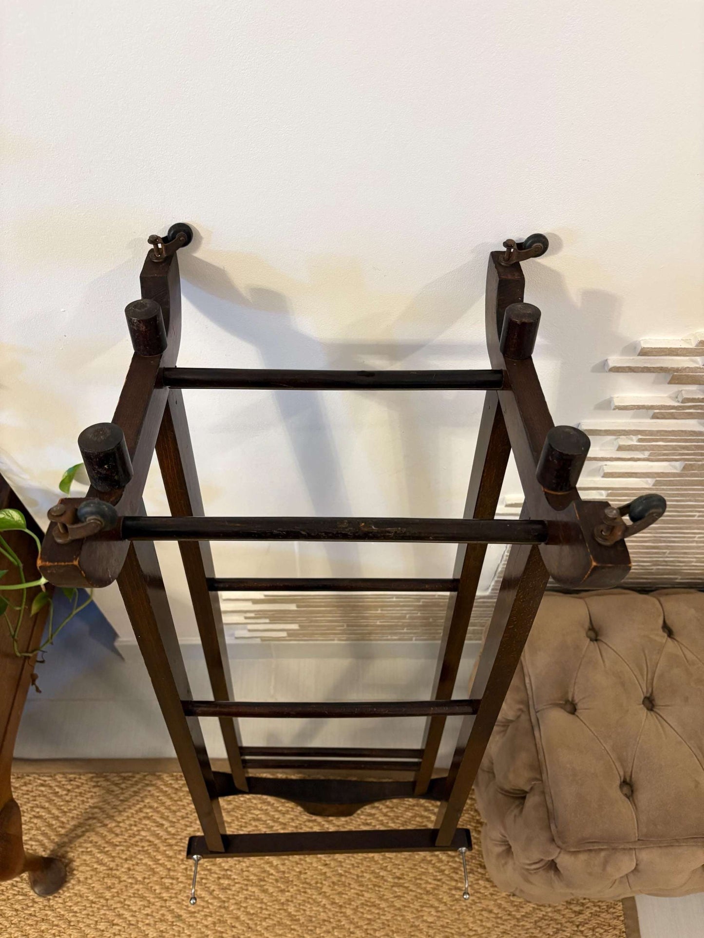 stand appendiabiti valet vintage in legno made in Italy per abiti e accessori