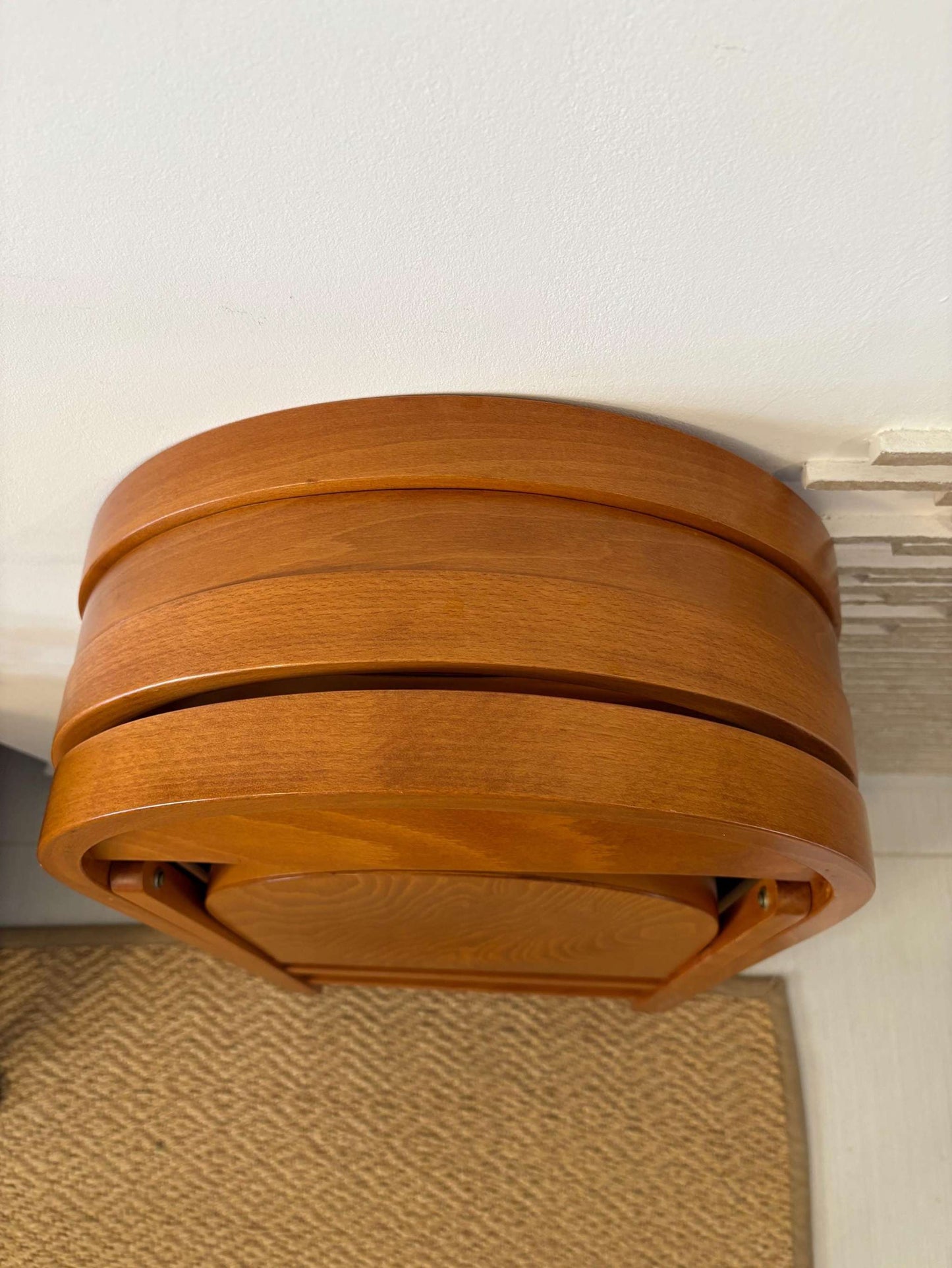 Sedie pieghevoli Tric Castiglioni in legno vintage con design italiano mid-century elegante e compatto