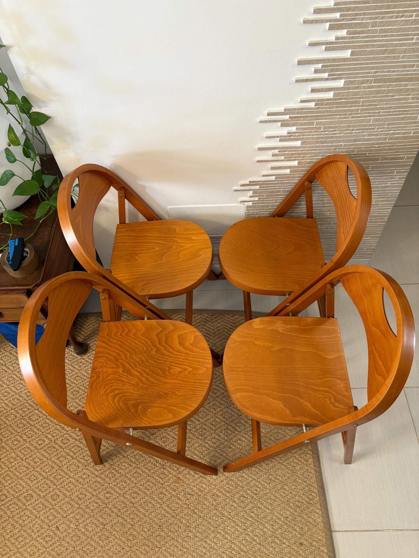 set di quattro sedie pieghevoli Tric Castiglioni vintage in legno con design italiano mid century