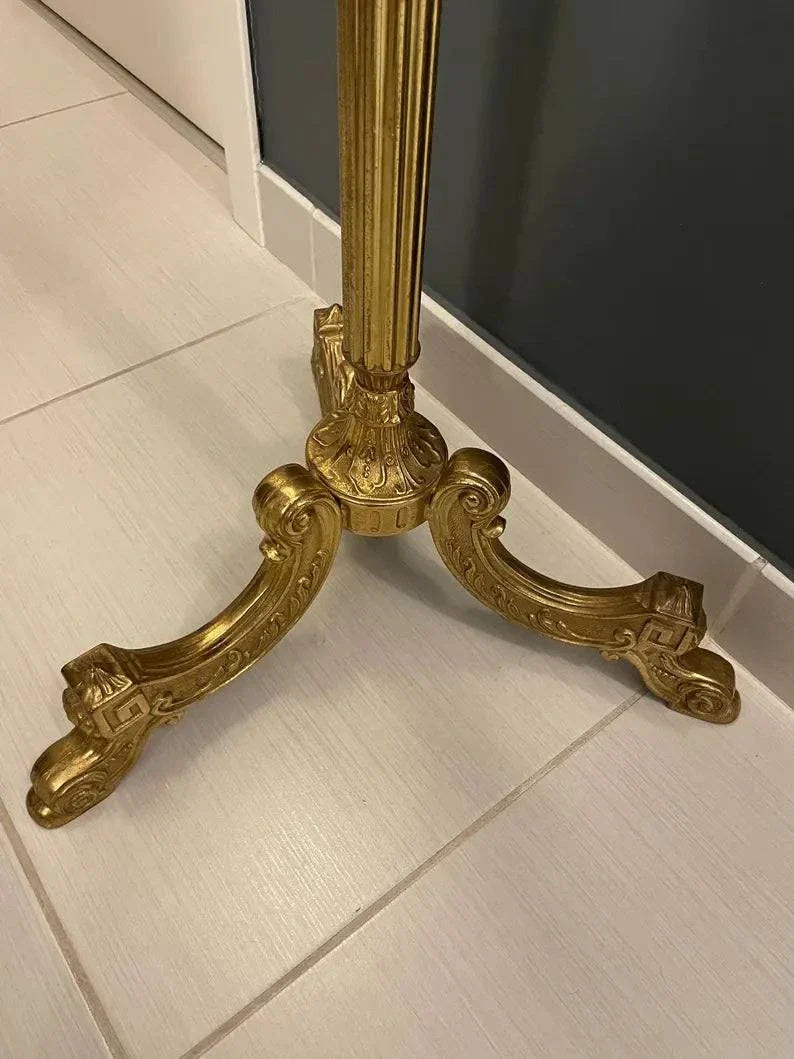 supporto appendiabiti vintage in ottone dorato con base decorata stile Mid-Century e Art Deco italiano