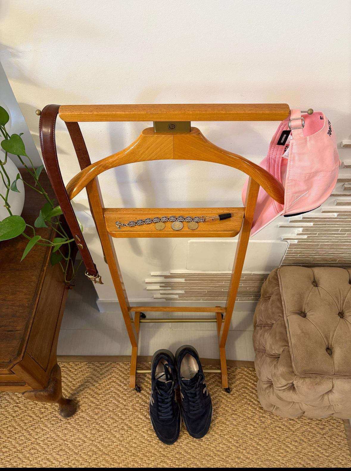 Fratelli Reguitti valet stand vintage in legno italiano con appendiabiti e organizer elegante per abiti e accessori