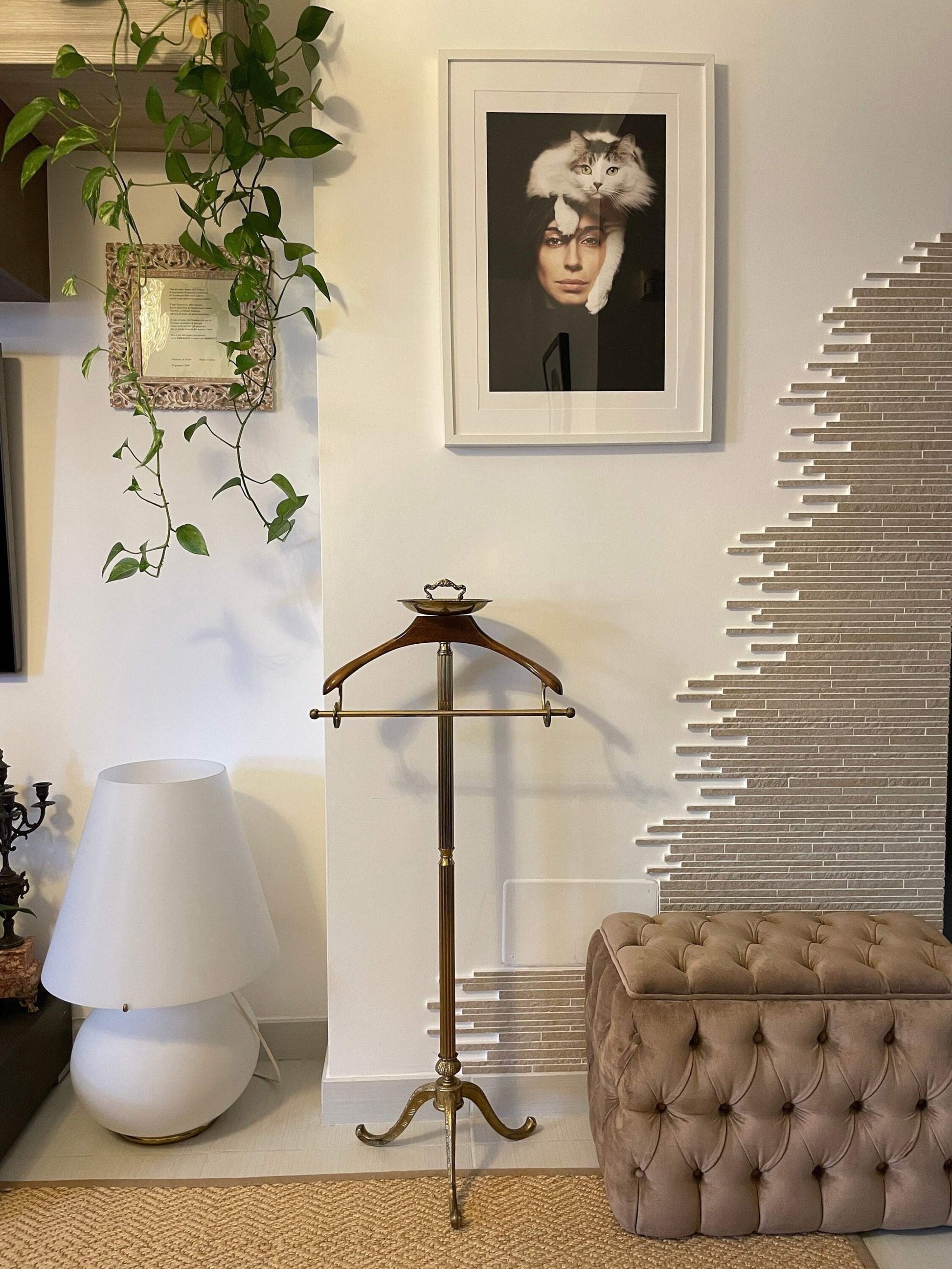 Servomuto clothes valet vintage in legno con design italiano anni 60 per abiti e accessori