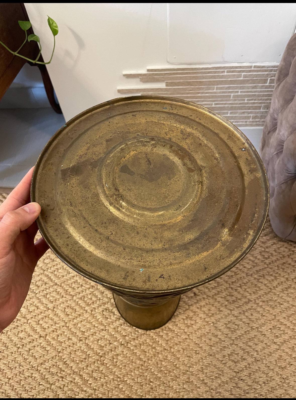 Portaombrelli vintage italiano in ottone massiccio con design antico e finitura patinata.