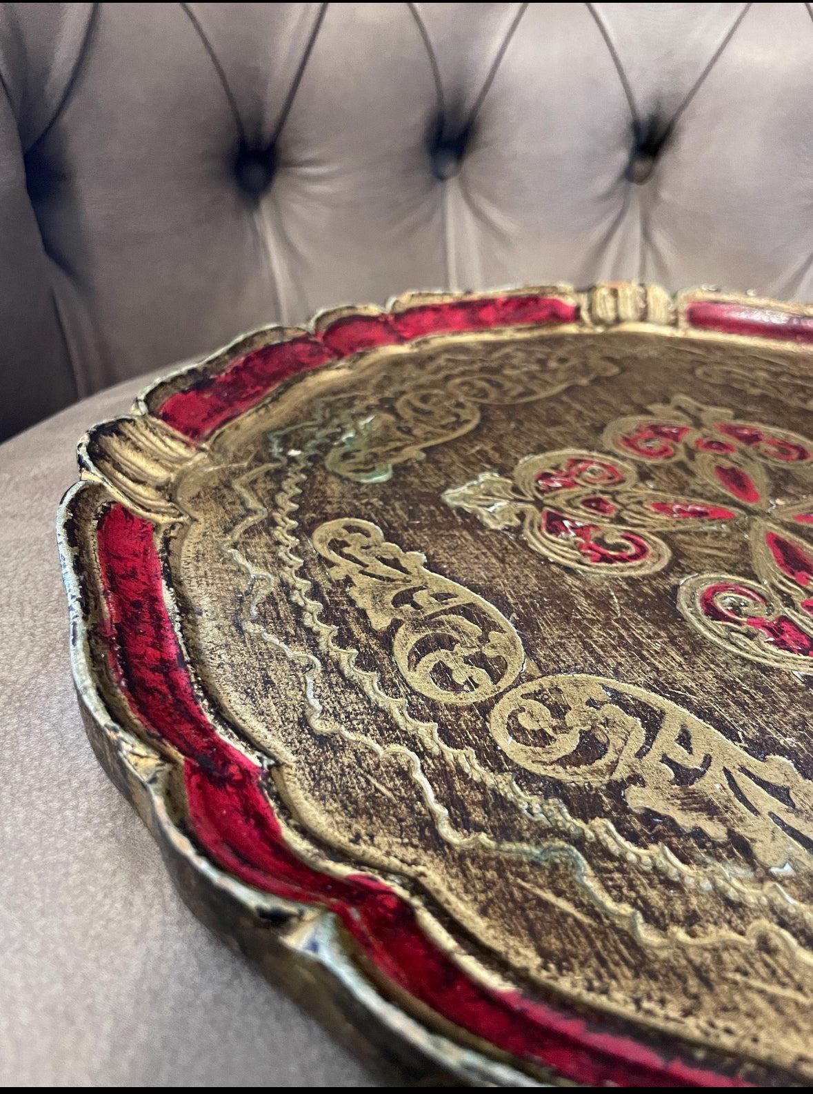 vassoio vintage da tavolino con decorazioni barocche e dettagli dorati handmade italiano