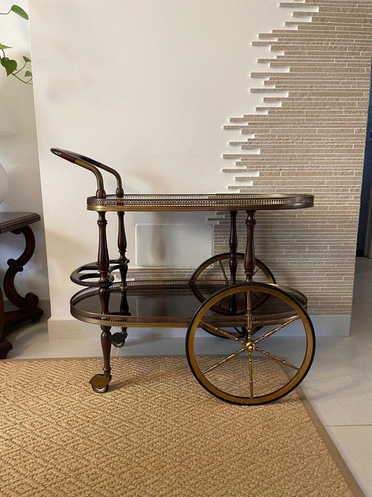 carrello bar vintage in ottone italiano con ruote grandi e pannelli in vetro, stile Hollywood Regency anni '50, design mid century elegante e funzionale