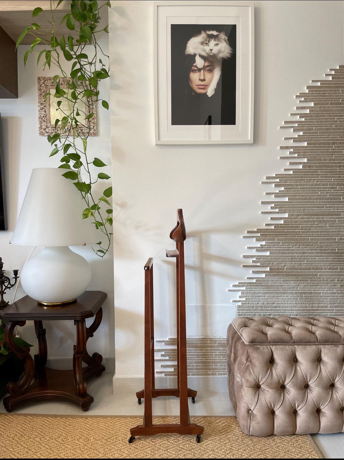 Servomuto vintage in legno Made in Italy per abiti e accessori con design classico elegante