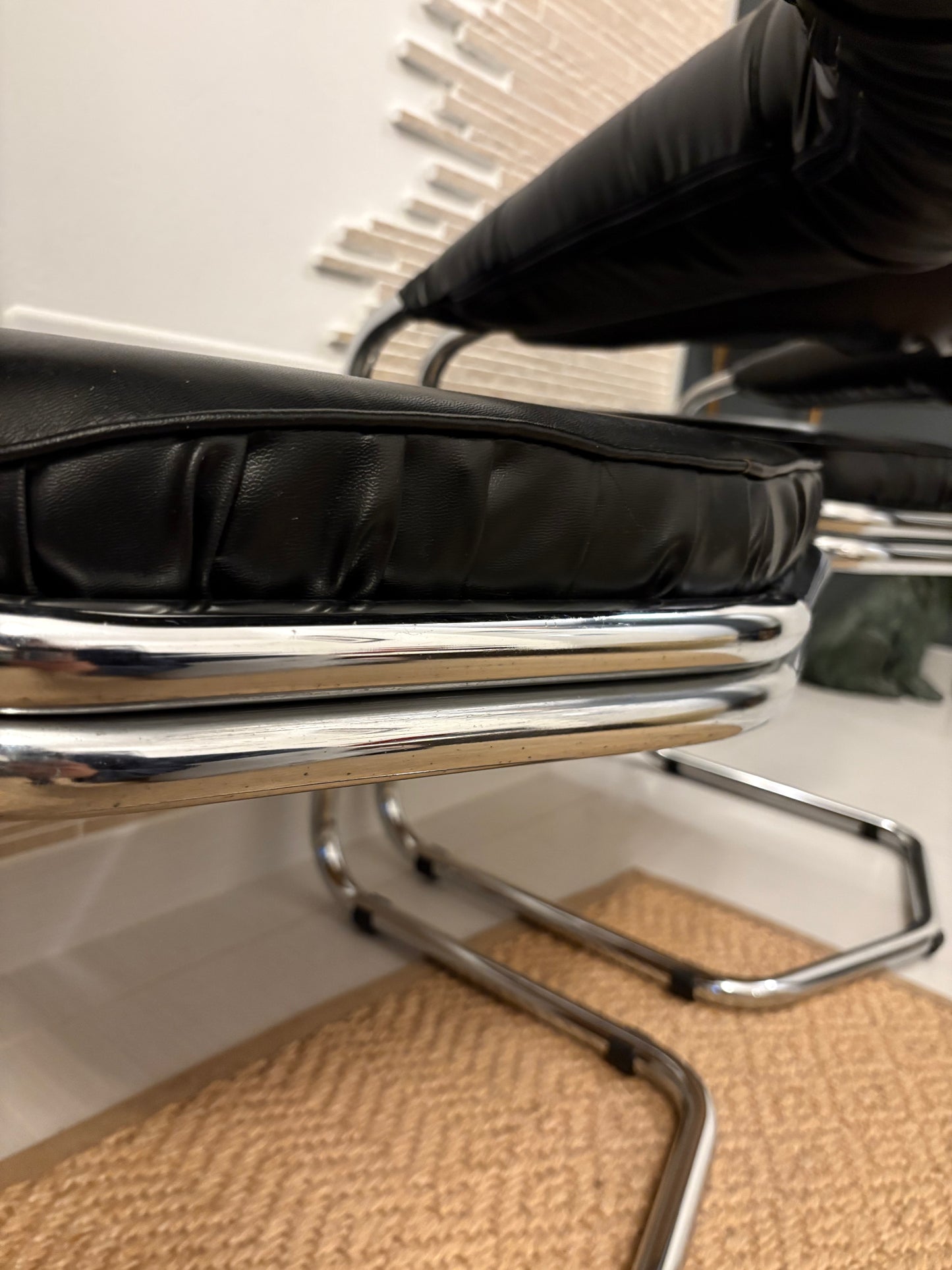 Giotto Stoppino space age leather chairs