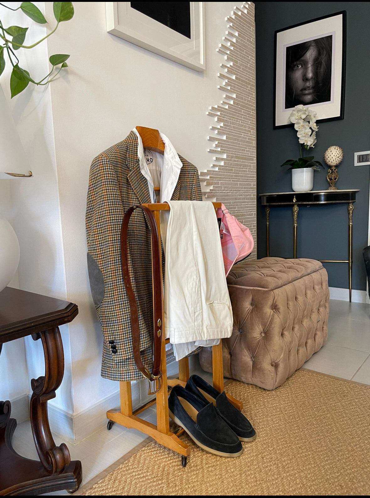 Fratelli Reguitti valet stand vintage in legno italiano con appendiabiti e organizer per abiti da uomo