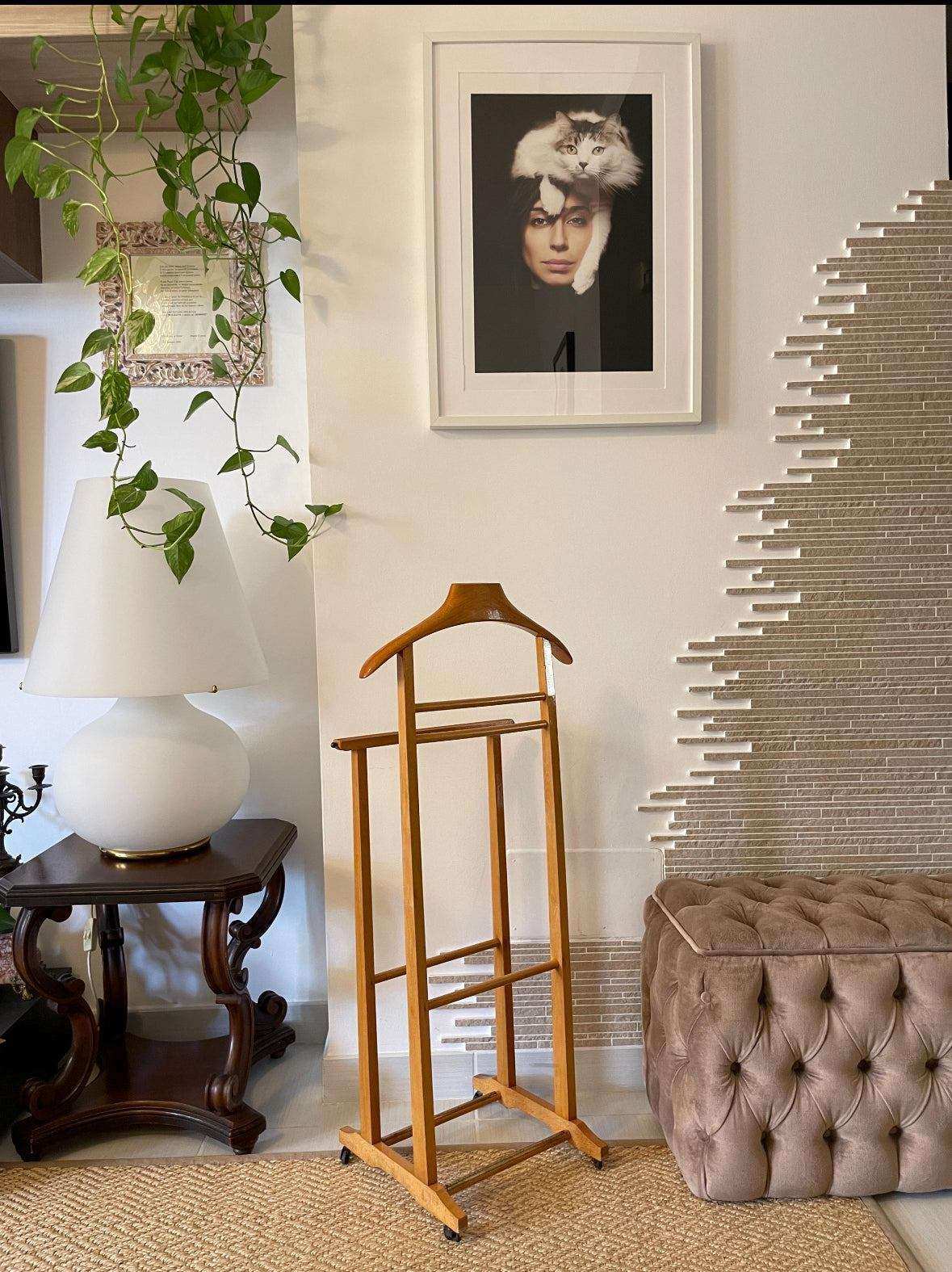 Fratelli Reguitti valet stand vintage in legno design italiano per abiti e accessori