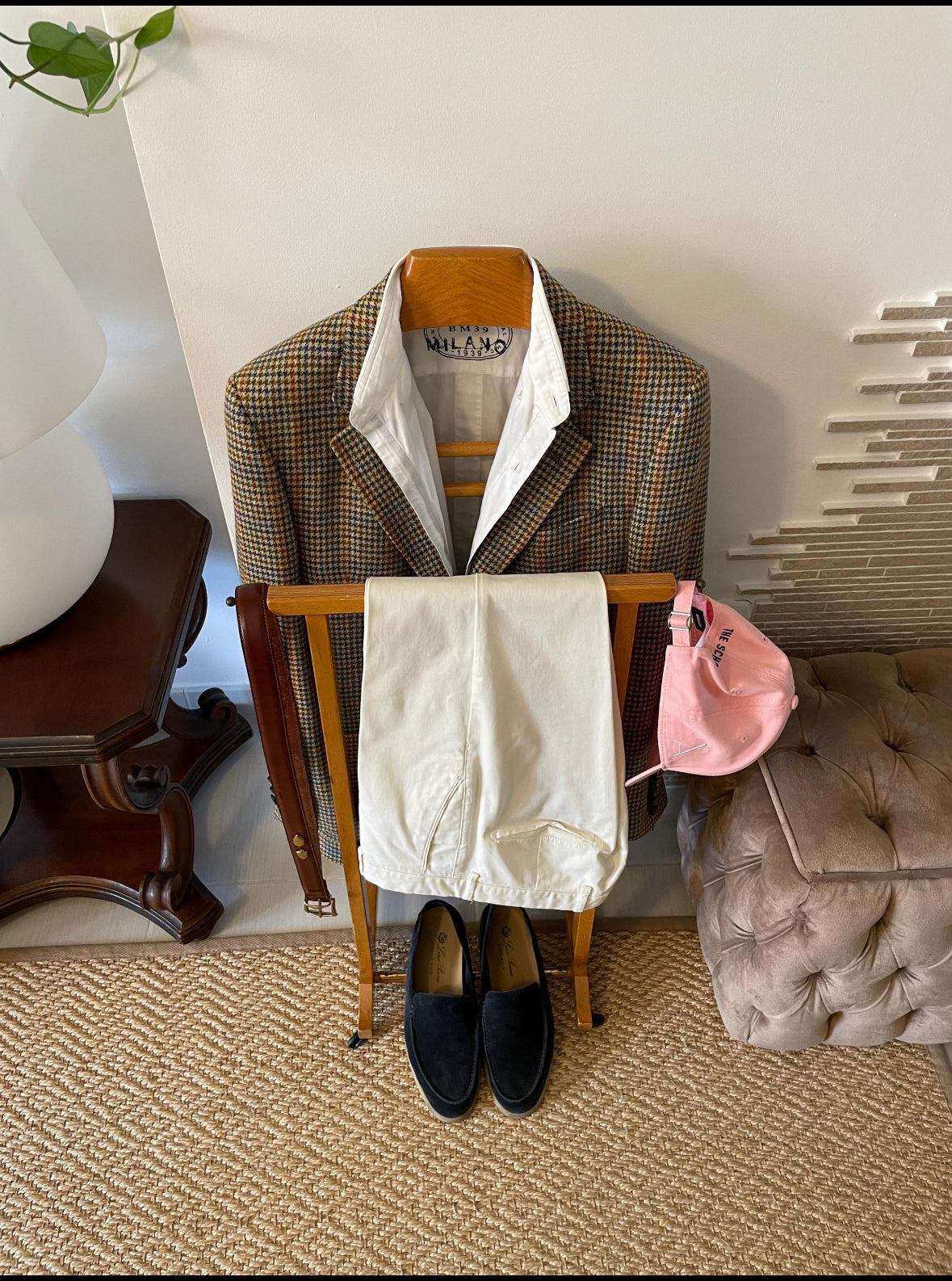 Fratelli Reguitti valet stand vintage in legno con giacca, pantaloni e scarpe organizzati elegante servomuto italiano