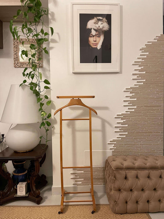 Stand porta abiti vintage in legno Made in Italy dallo stile rustico mid-century