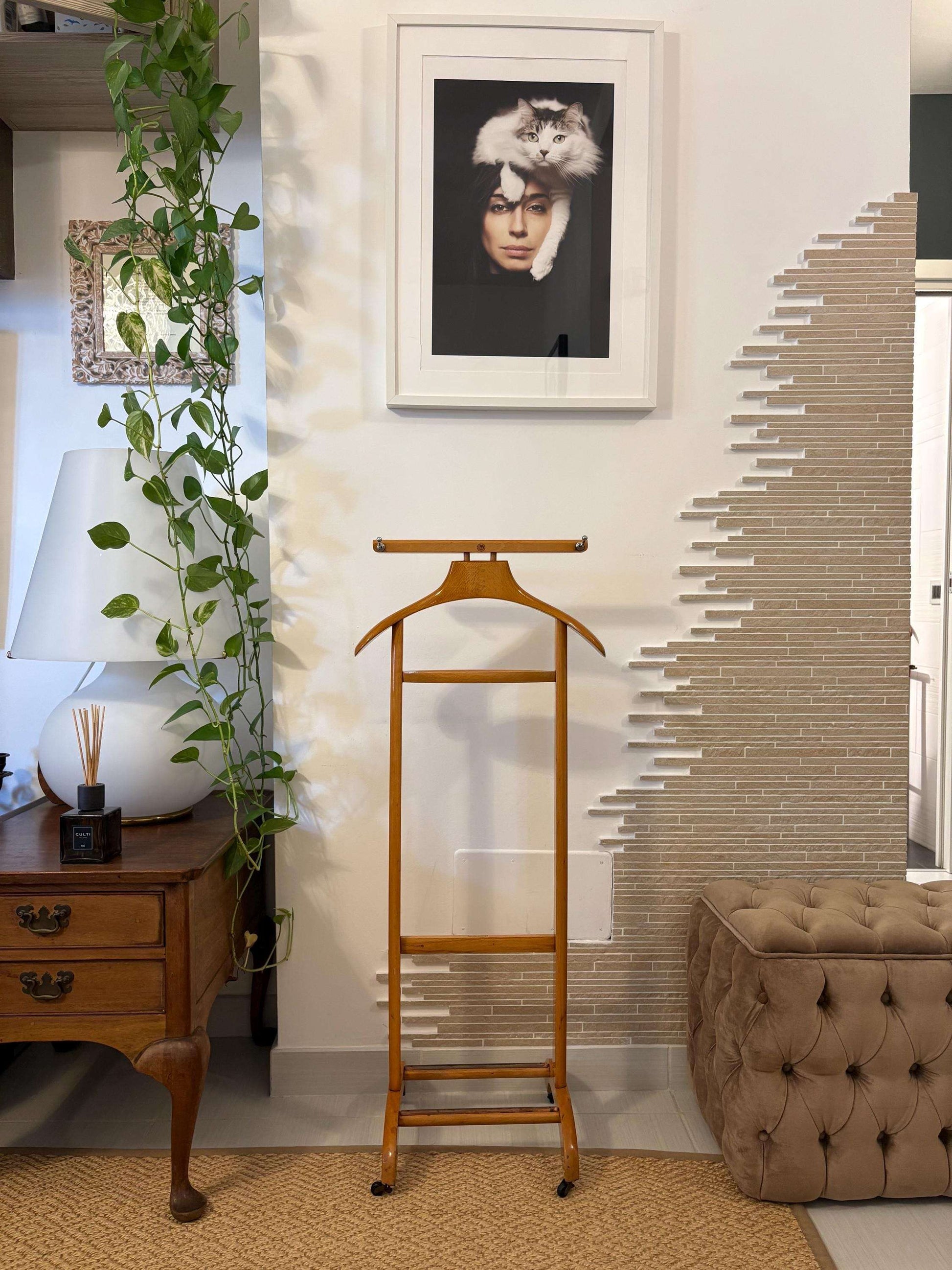 portabiti vintage da uomo in legno design italiano Made in Italy elegante e funzionale