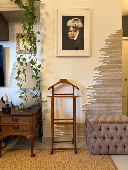 Portasacco mid century rustico vintage in legno Made in Italy per organizza abiti, stile retrò elegante e funzionale