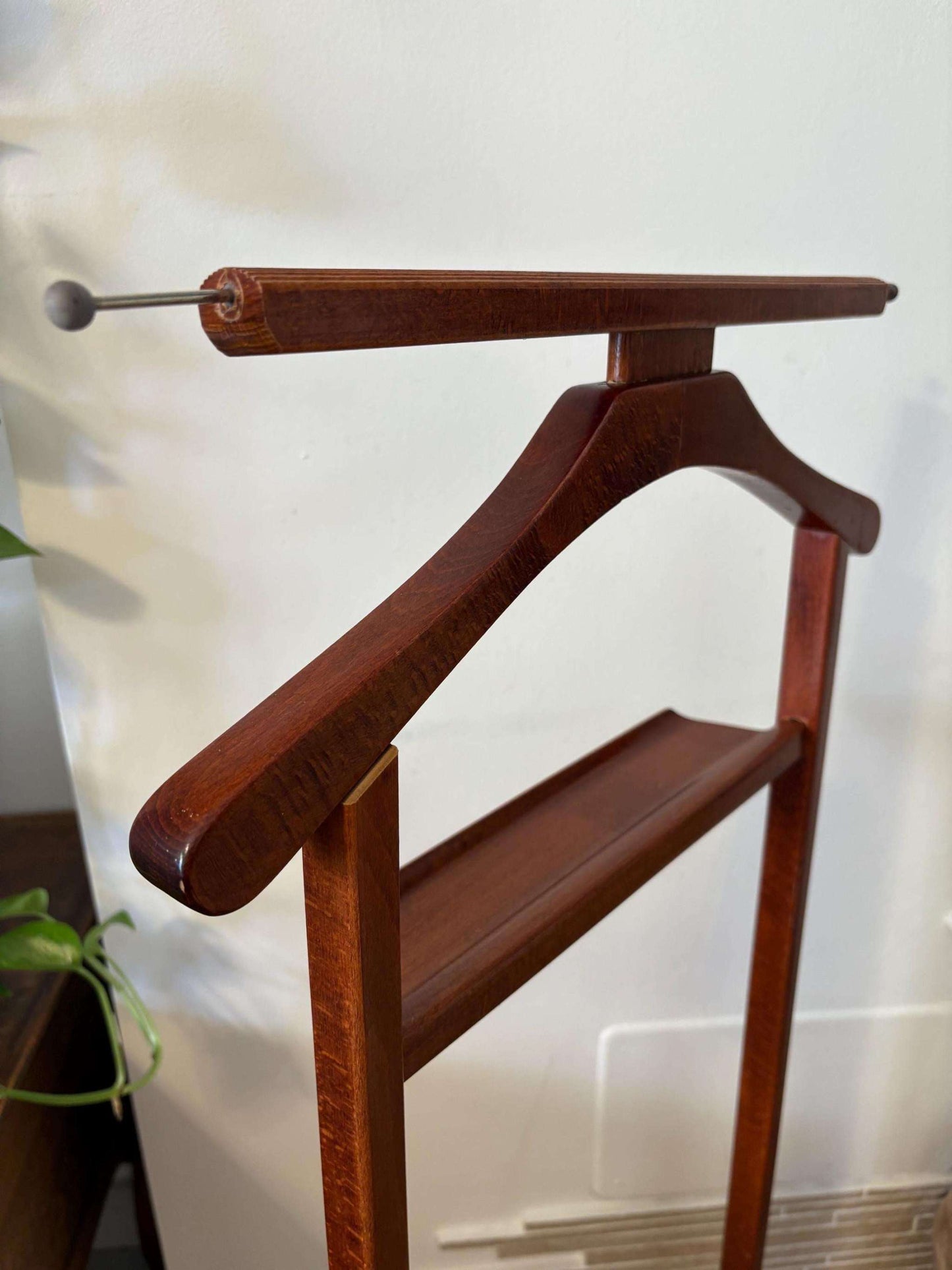 appendiabiti valet stand vintage in legno made in italy design classico elegante