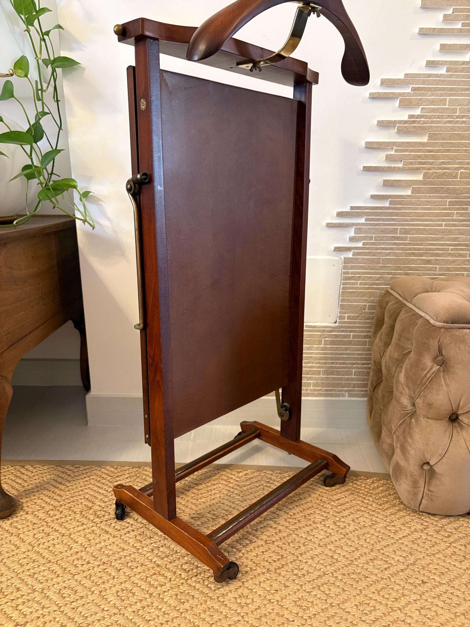 portabiti valet vintage in legno made in italy design classico elegante per abiti e accessori