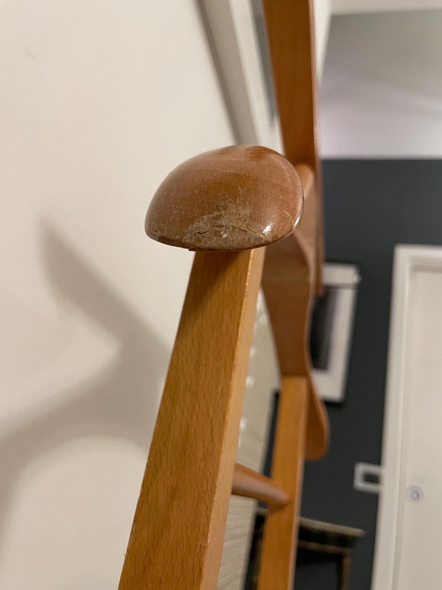 appendiabiti vintage in legno fatto in Italia per abiti e accessori