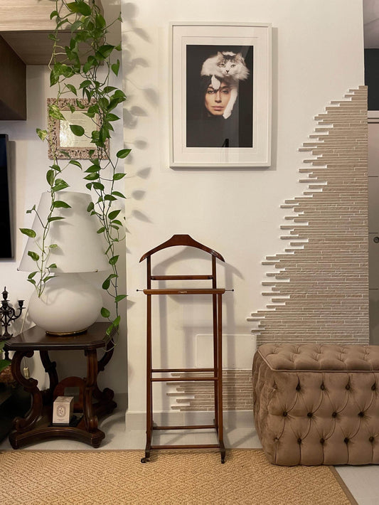 Stand porta abiti vintage in legno made in Italy con design classico elegante per organizzazione guardaroba
