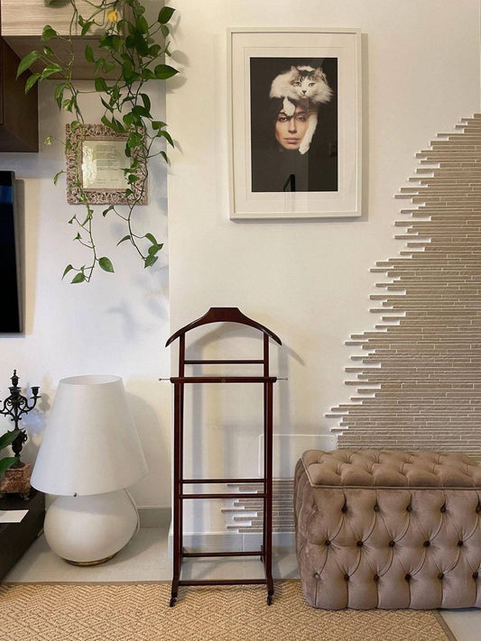 Stativo vintage  per abiti elegante e funzionale in stile retrò