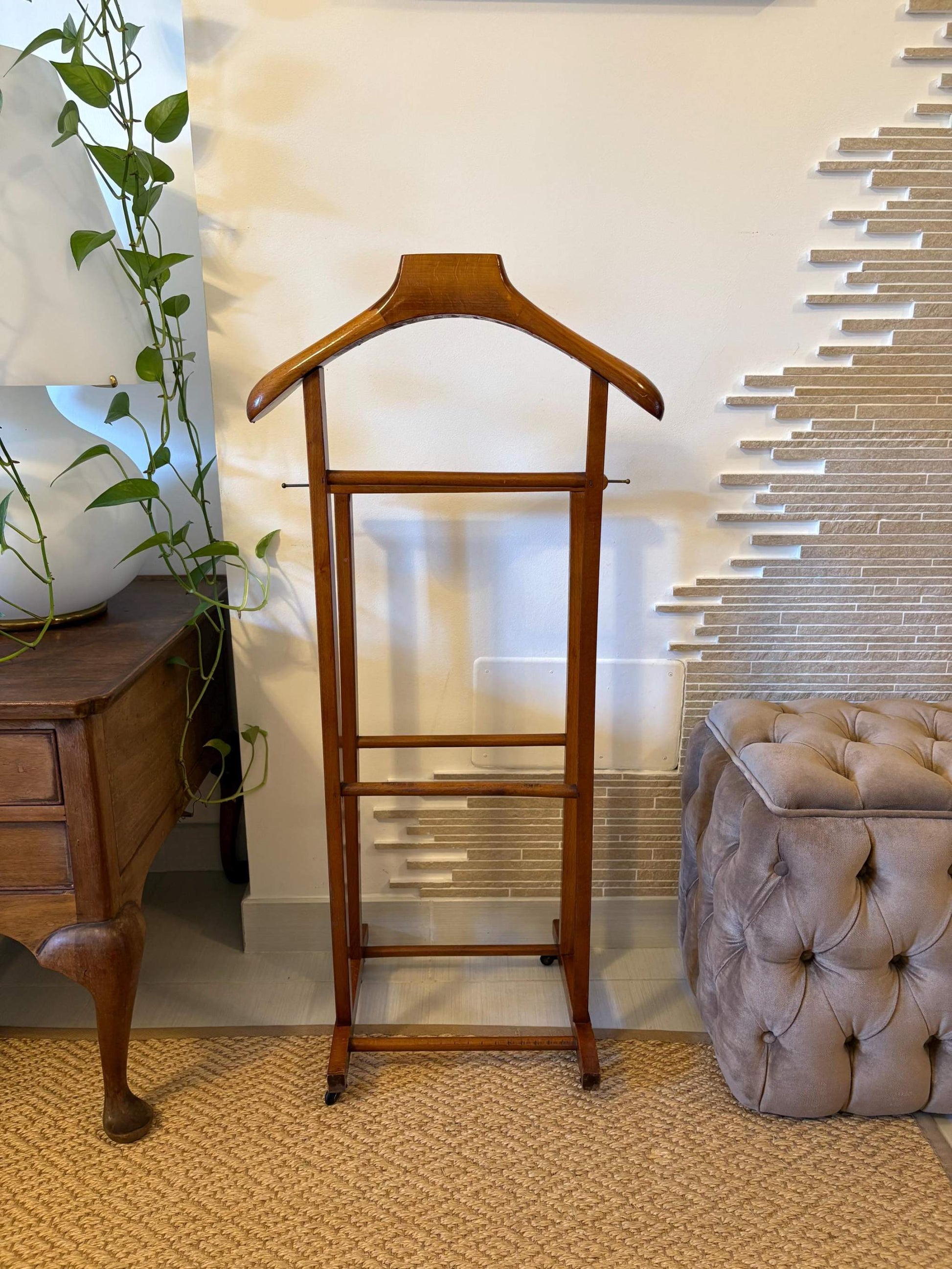 appendiabiti vintage in legno stile mid century rustico design italiano per abiti e accessori