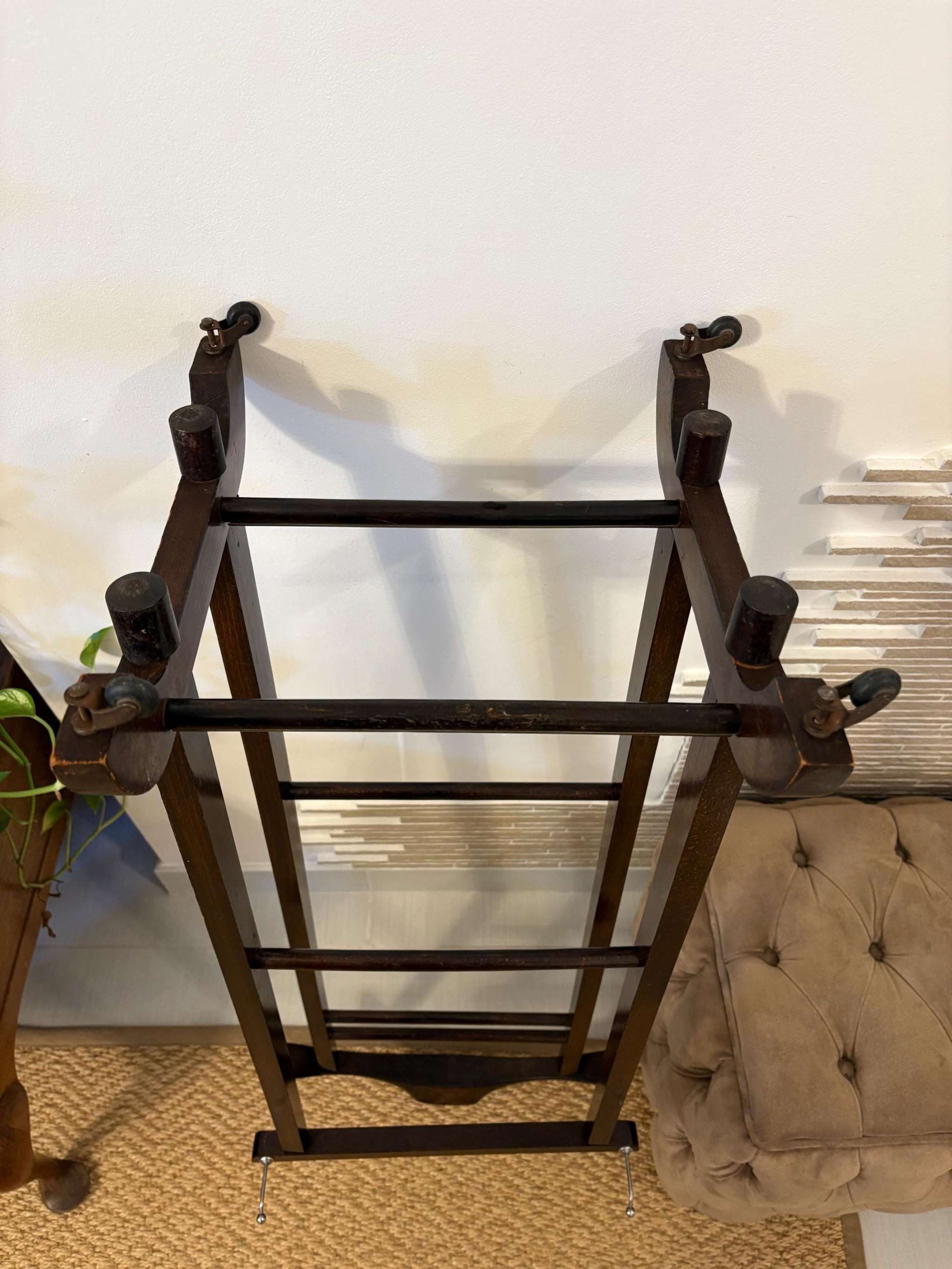 stand appendiabiti valet vintage in legno made in Italy per abiti e accessori