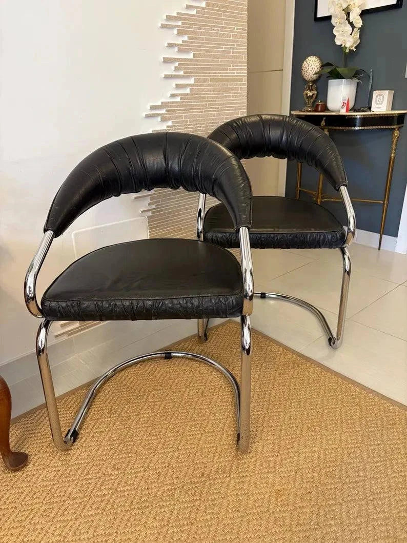 Coppia di sedie in pelle Giotto Stoppino con struttura tubolare in acciaio cromato stile mid-century Wassily vintage made in Italy