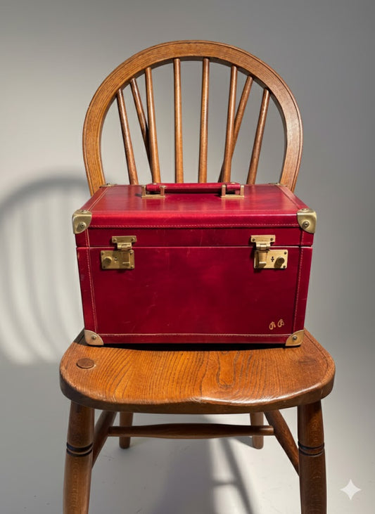 Big Jewelry leather box vintage