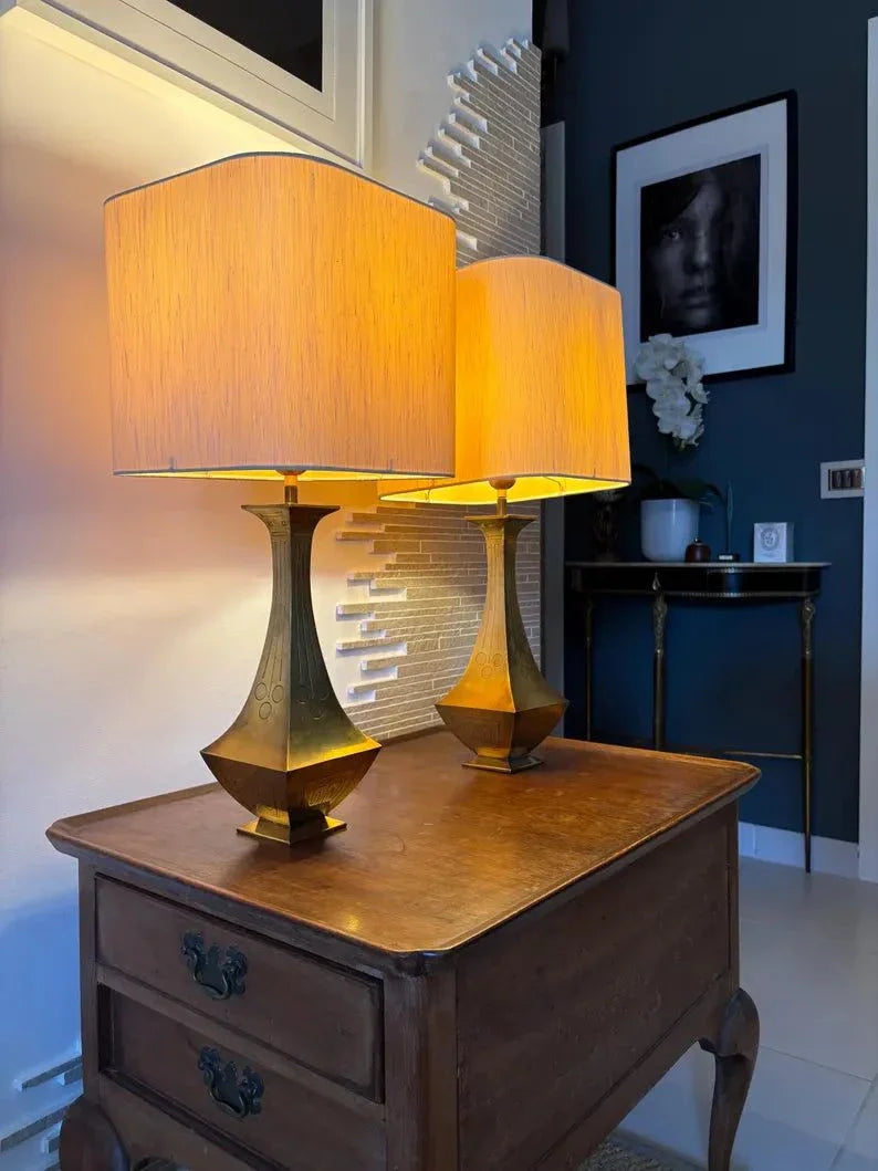 lampada da scrivania vintage in ottone stile space age con paralume elegante di design metà secolo